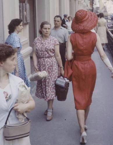 Christian Dior’s first time in Moscow: See how soviet women reacted geotv.ge